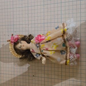Porcelain doll girl st11